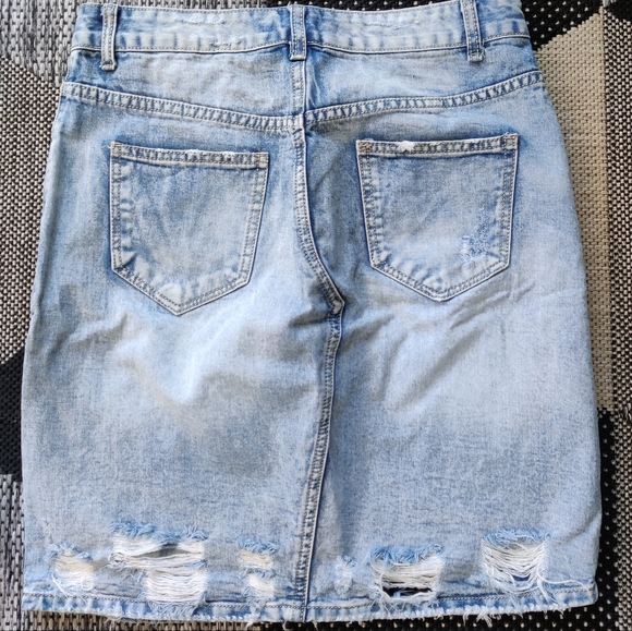 LEXXURY Asymmetrical Ripped Denim Skirt | M - Picture 2 of 6